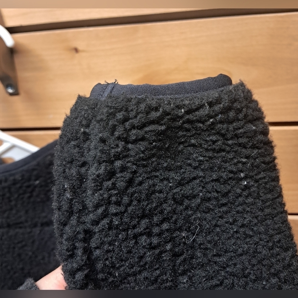 Fjallraven Black Fleece Jacket - Picture 4 of 6